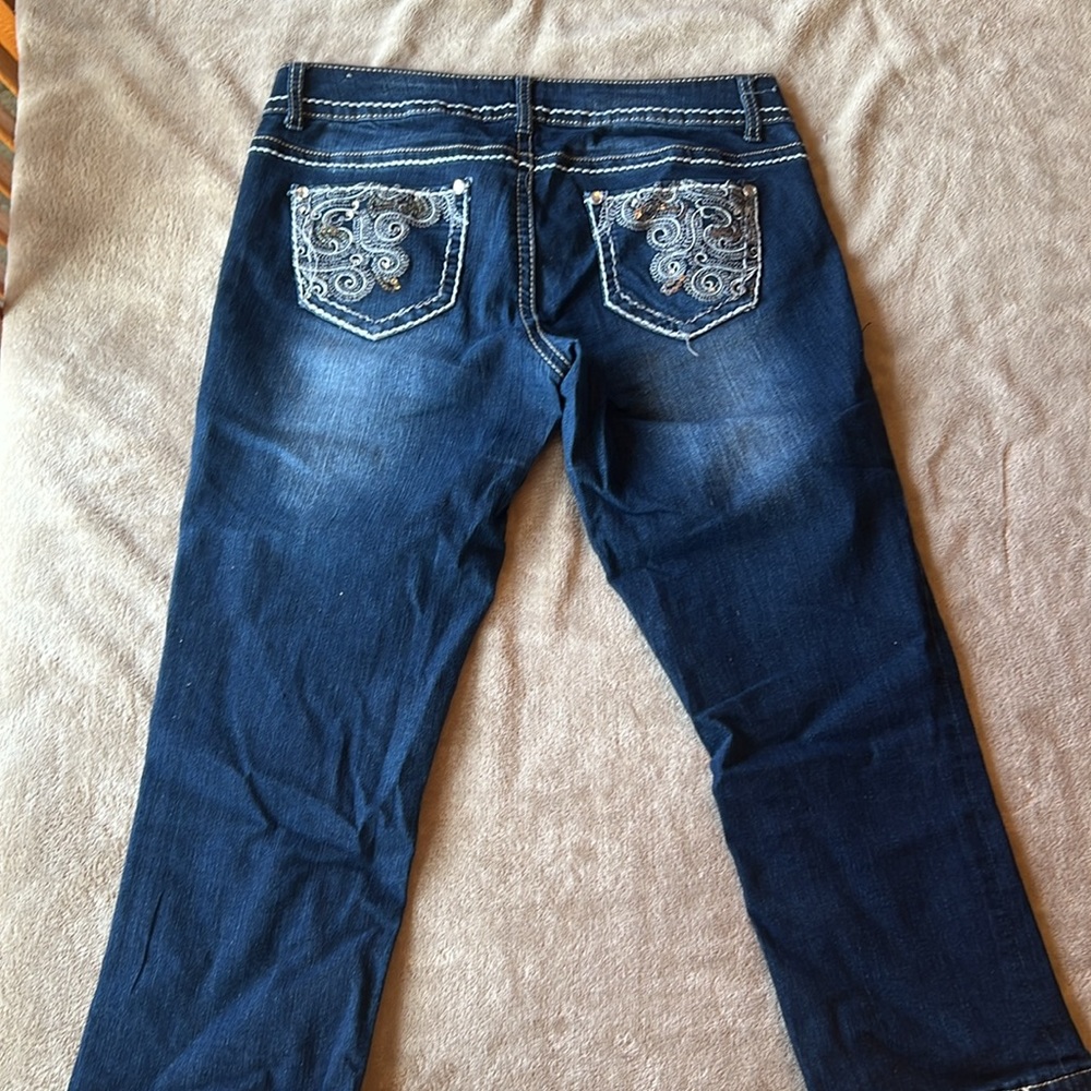 Maurices womens 9/10 denim capris - Picture 4 of 4